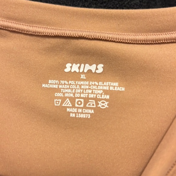 NWT Skims bodysuit - Picture 3 of 5